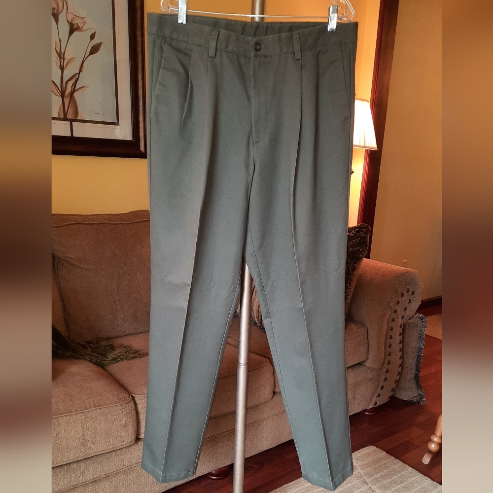 Men's Dockers Classic Pleat Pants